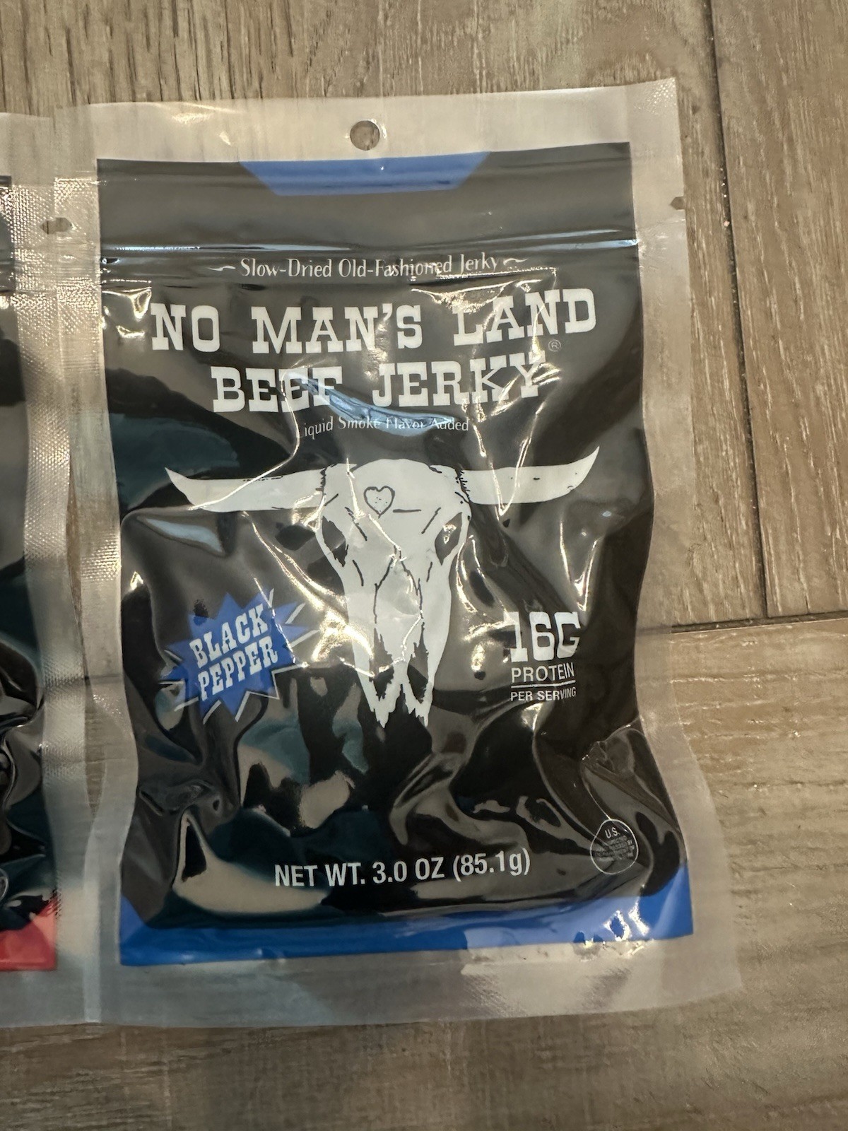 No Mans Land Beef Jerky Variety Pack. (4) 2.5 oz packs. BB 11/2026