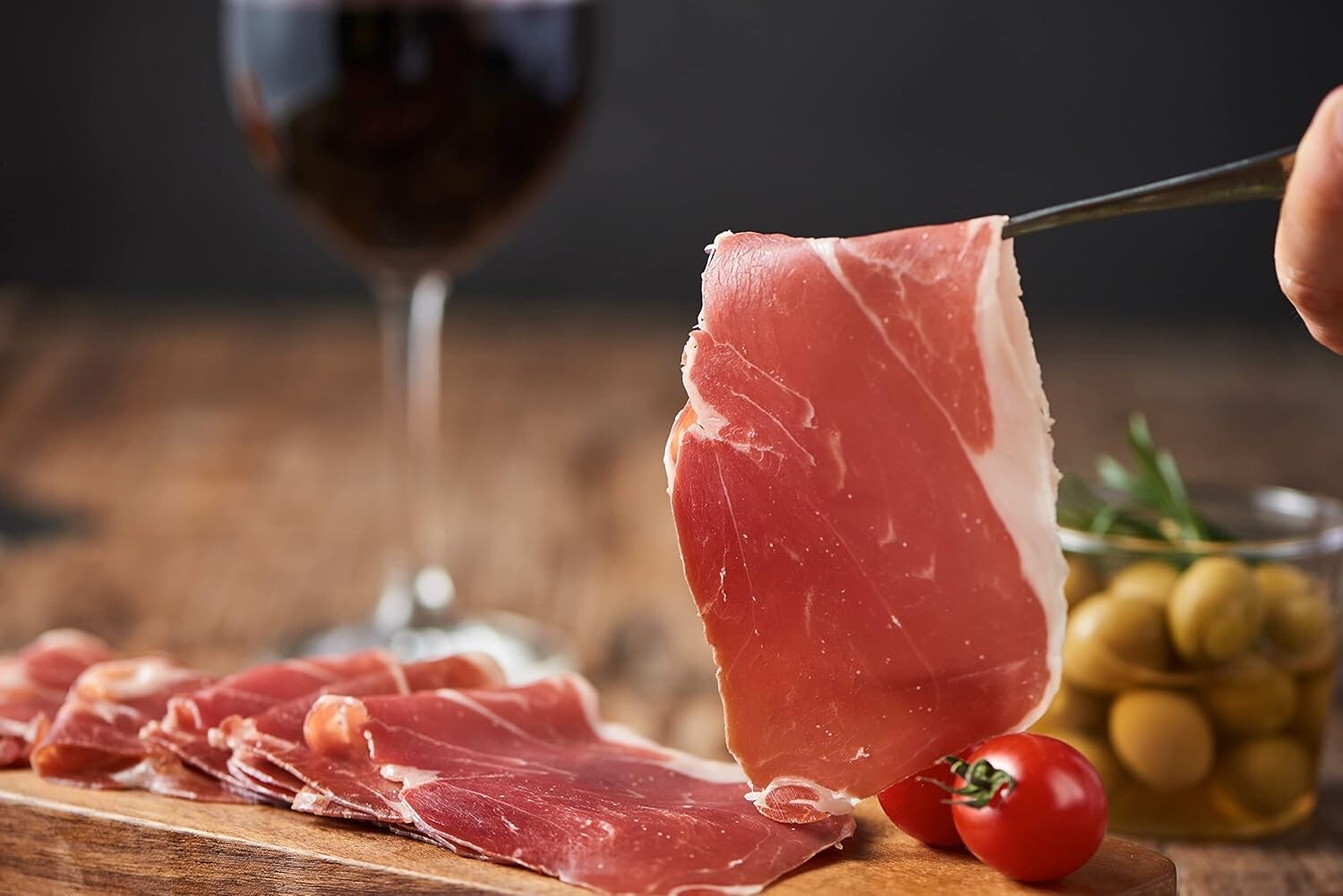 SERRANO HAM SHOULDER (BONELESS) PALETA SERRANO SIN HUESO by FERMIN