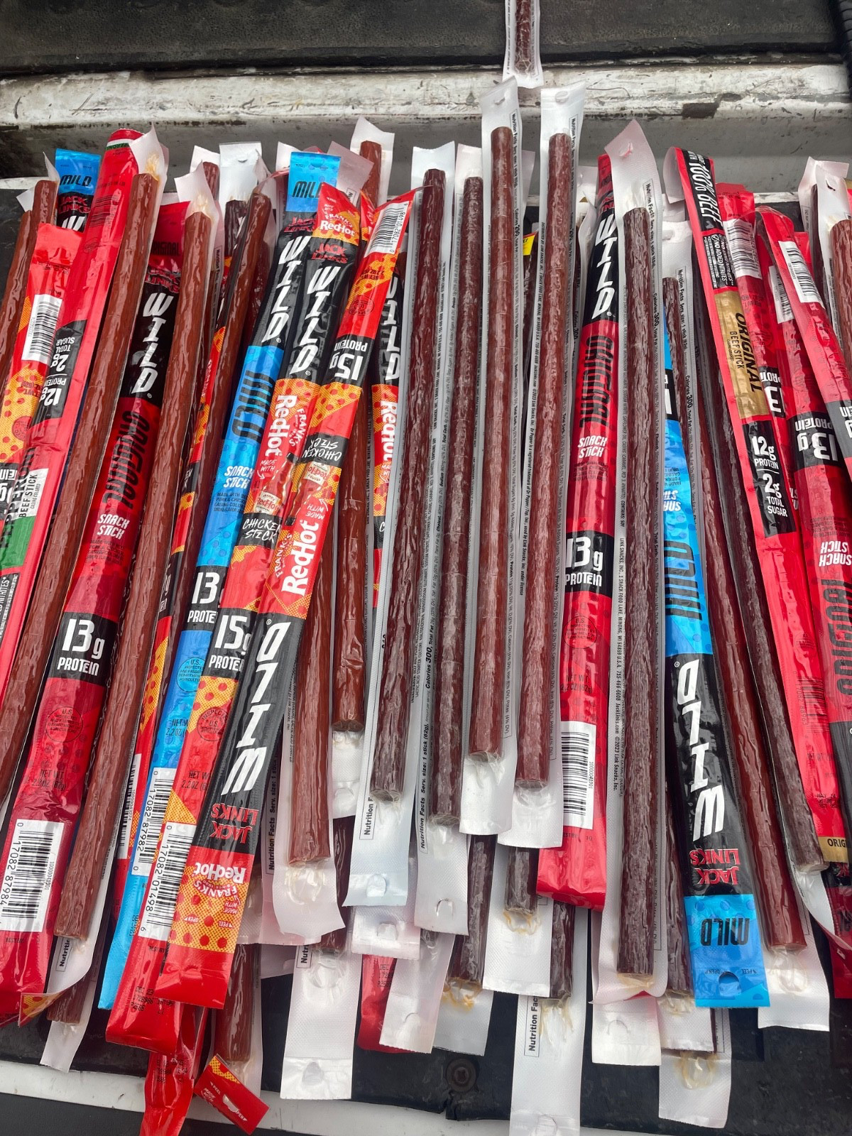(24) Jack Link’s 100% Beef Original Beef Sticks, 1.84-2.2oz Bulk, Lot SLIM JIM